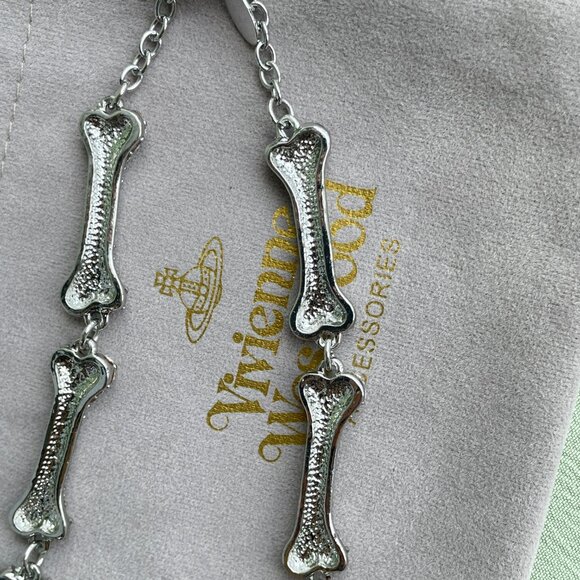 Vivienne Westwood Silver Eight Sections Collarbone Necklace - Picture 10 of 10